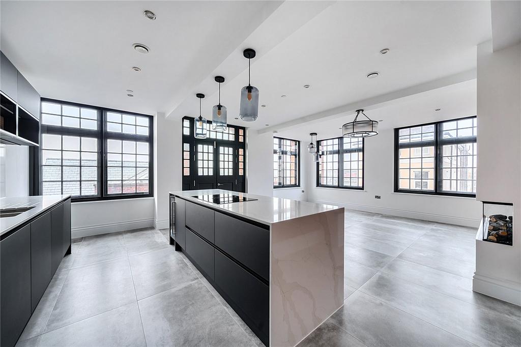 Kitchen/Living Area