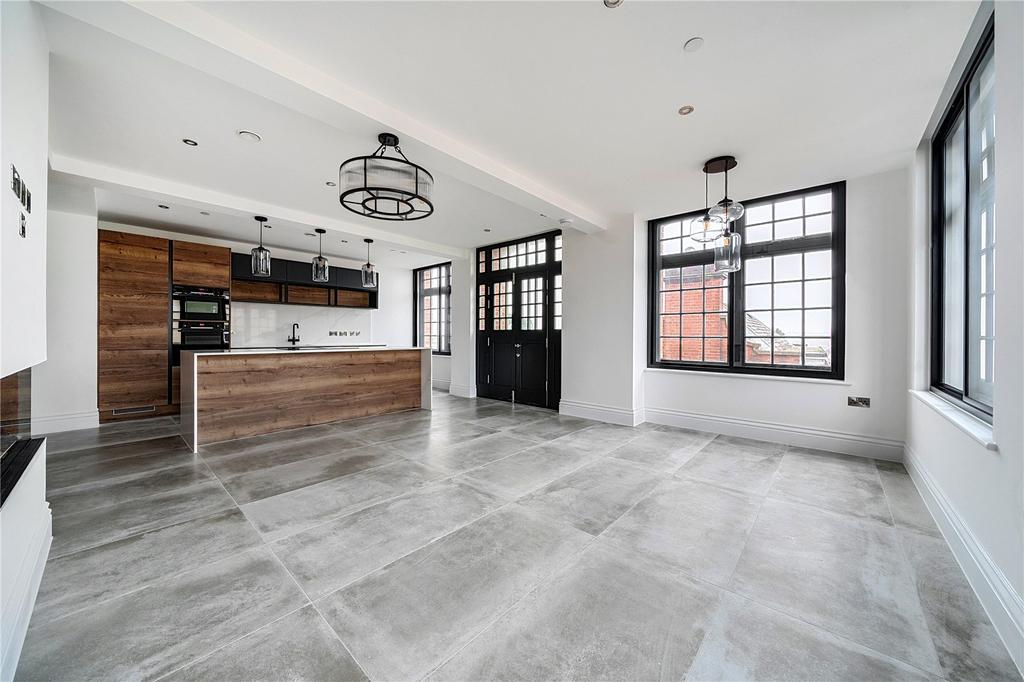 Kitchen/Living Area