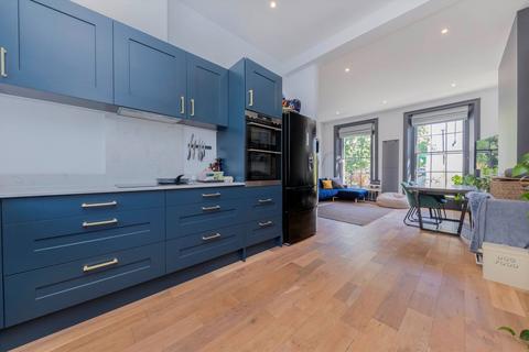 2 bedroom flat to rent, Murray Street, London NW1