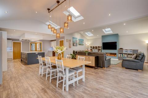 4 bedroom detached house for sale, Otley Old Road, Cookridge