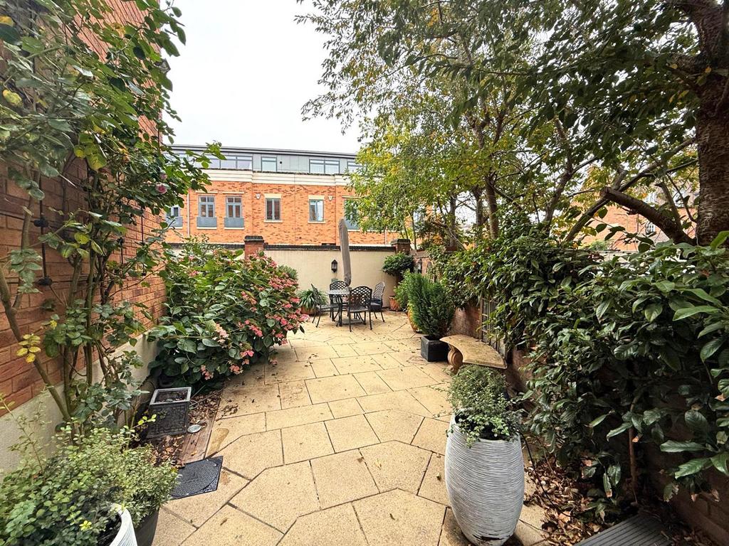 Thumbnail image2 a.jpg