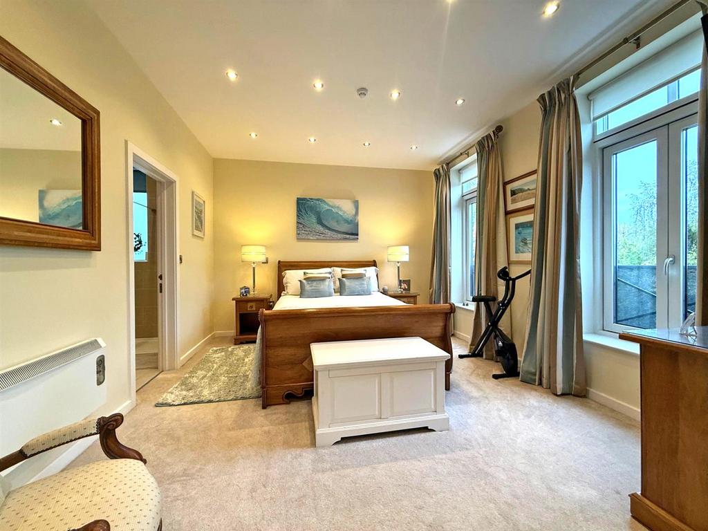 Thumbnail image1 (2).jpg