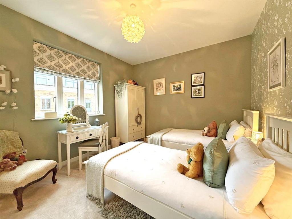 Thumbnail image3 (1).jpg