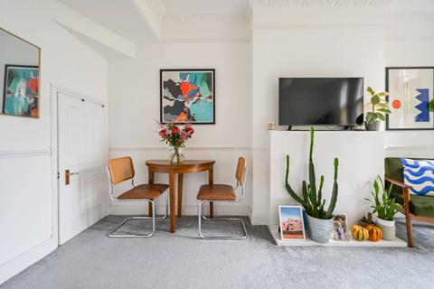 2 bedroom flat to rent, Stapleton Hall Road, Finsbury Park, London, N4