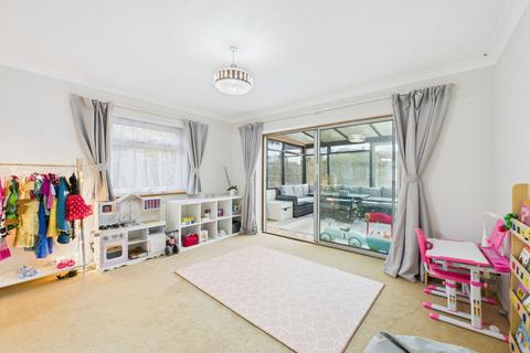 undefined, Winterpit Close, Horsham RH13