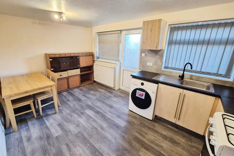 3 bedroom semi-detached house to rent, Redrose Crescent, Greater Manchester M19