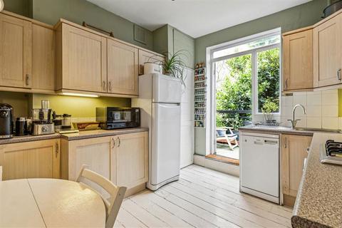 3 bedroom flat for sale, Eastlake Road, London SE5