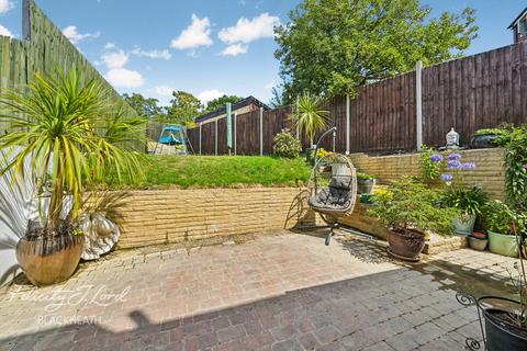 3 bedroom semi-detached house for sale, Ankerdine Crescent, Shooters Hill