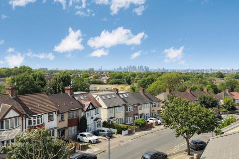 3 bedroom semi-detached house for sale, Ankerdine Crescent, Shooters Hill