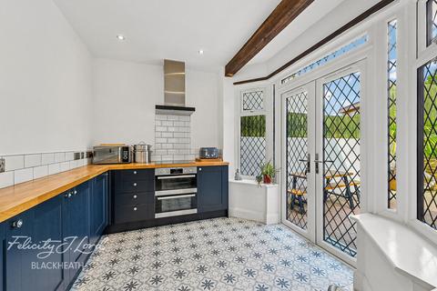 3 bedroom semi-detached house for sale, Ankerdine Crescent, Shooters Hill