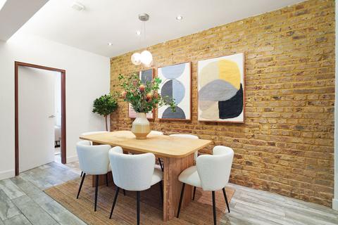 2 bedroom flat for sale, Sinclair Gardens, London W14