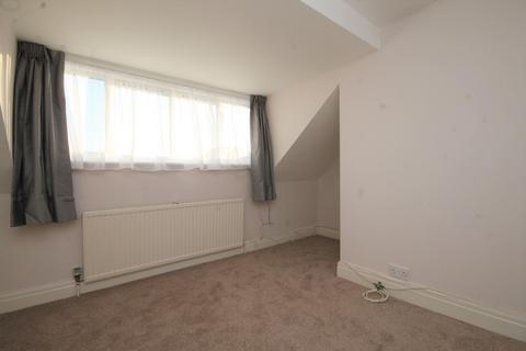 2 bedroom flat to rent, The Drive, Golders Green, NW11