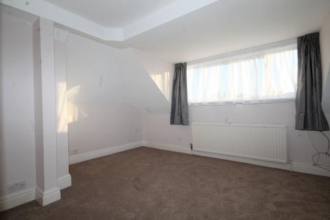 2 bedroom flat to rent, The Drive, Golders Green, NW11