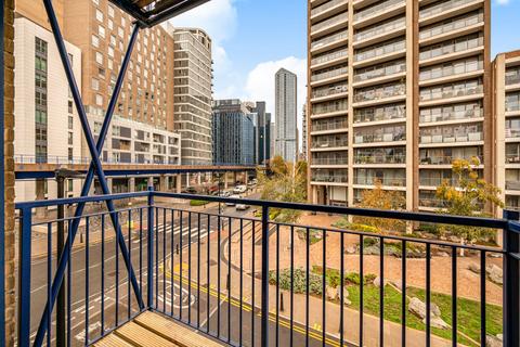 2 bedroom flat to rent, Peninsula Court, 121 East Ferry Road, London