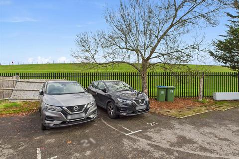 undefined, Shaw Drive, Walton-On-Thames