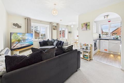 undefined, Shaw Drive, Walton-On-Thames