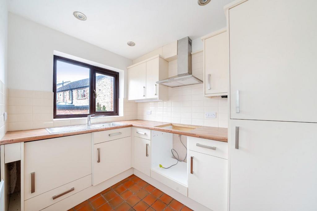 Kitchen 1.jpg