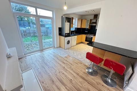 undefined, High Street, Luton, Bedfordshire, LU4 9LF