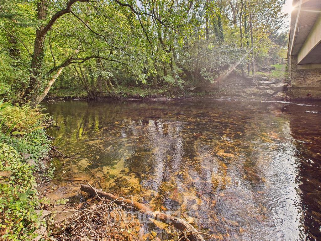 CAM05297 G0-PR0108-STILL005.jpg