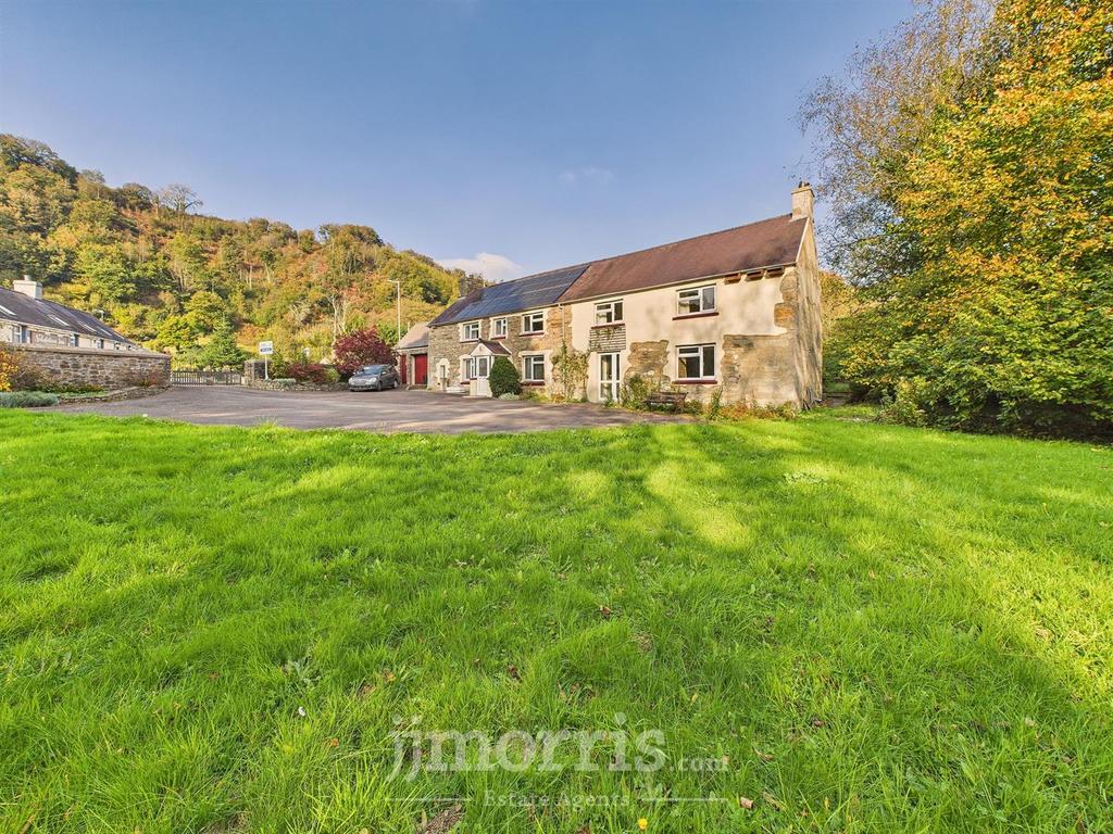 CAM05297 G0-PR0108-STILL007.jpg