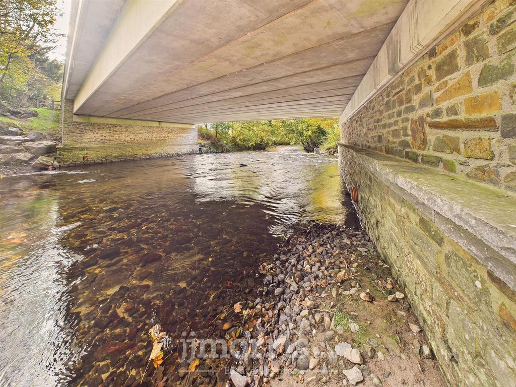 CAM05297 G0-PR0108-STILL004.jpg