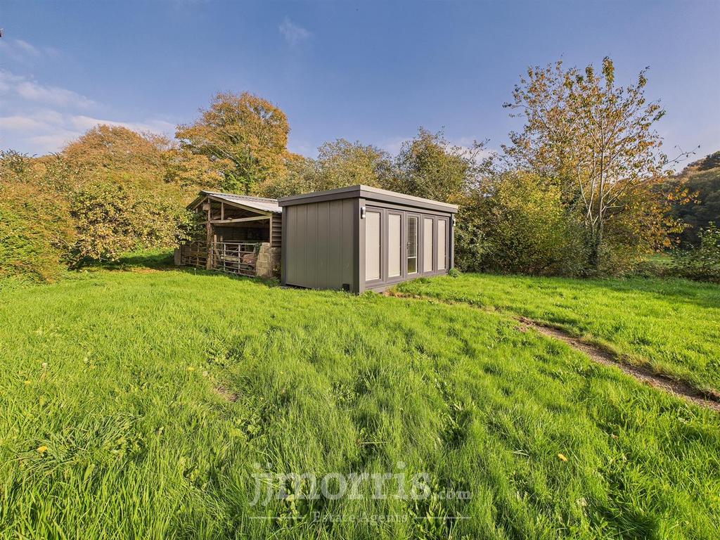 CAM05297 G0-PR0108-STILL011.jpg