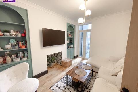 4 bedroom end of terrace house for sale, Tynewydd Terrace, Newbridge, NP11