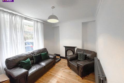 4 bedroom end of terrace house for sale, Tynewydd Terrace, Newbridge, NP11