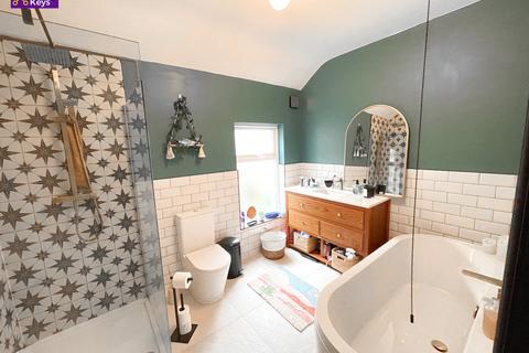 4 bedroom end of terrace house for sale, Tynewydd Terrace, Newbridge, NP11