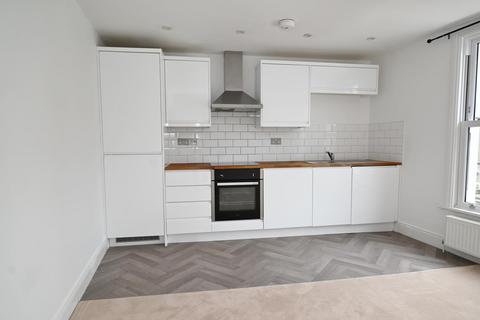 undefined, Broad Street, Teddington TW11