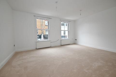 undefined, Broad Street, Teddington TW11