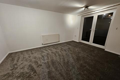 2 bedroom ground floor flat to rent, Hedge Lane, Witham St Hughs ,