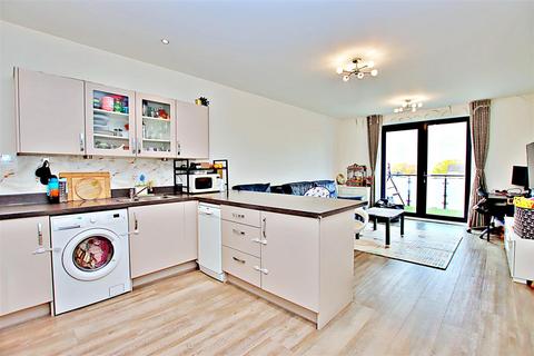 2 bedroom flat for sale, Horizon Place,Studio Way, Borehamwood