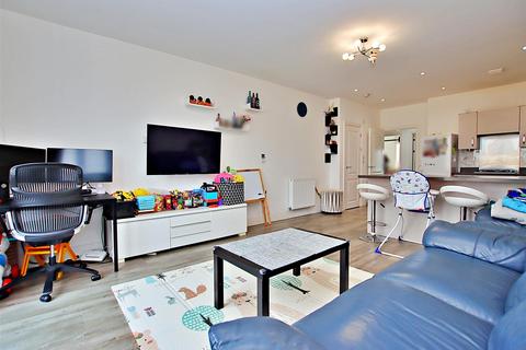 2 bedroom flat for sale, Horizon Place,Studio Way, Borehamwood