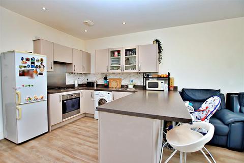 2 bedroom flat for sale, Horizon Place,Studio Way, Borehamwood