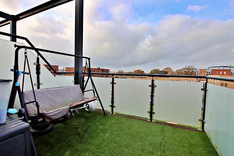 2 bedroom flat for sale, Horizon Place,Studio Way, Borehamwood