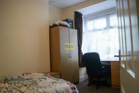6 bedroom terraced house to rent, Bournbrook Road, Birmingham B29