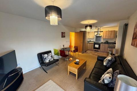 2 bedroom apartment to rent, Overstone Court, Cardiff Bay,