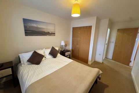 2 bedroom apartment to rent, Overstone Court, Cardiff Bay,