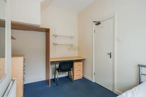 5 bedroom terraced house to rent, Dawlish Road, Birmingham B29