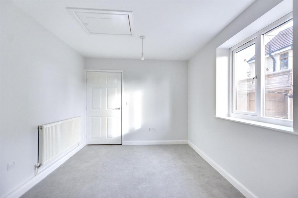 Bedroom 4 2.jpeg