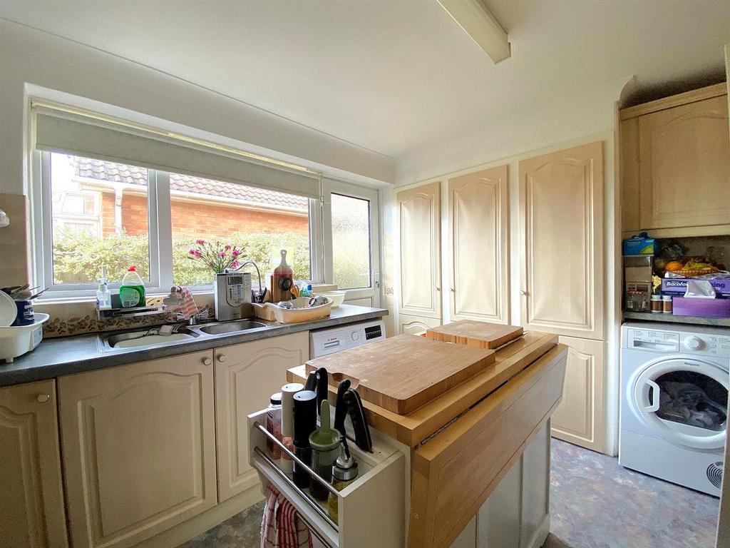 59 Links Drive - Kitchen2.jpg