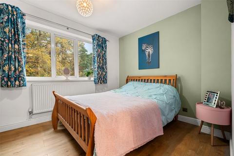 undefined, Frensham, Berkshire RG12