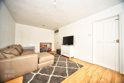 2 bedroom flat for sale, Downs Road, Luton, Bedfordshire, LU1