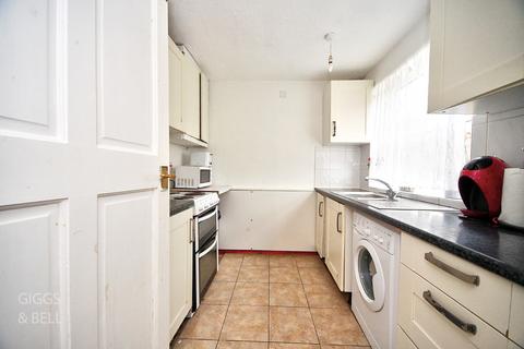 2 bedroom flat for sale, Downs Road, Luton, Bedfordshire, LU1