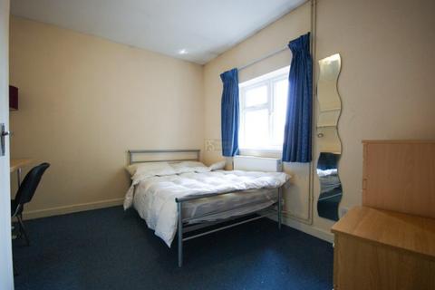 5 bedroom terraced house to rent, Dartmouth Road, Birmingham B29