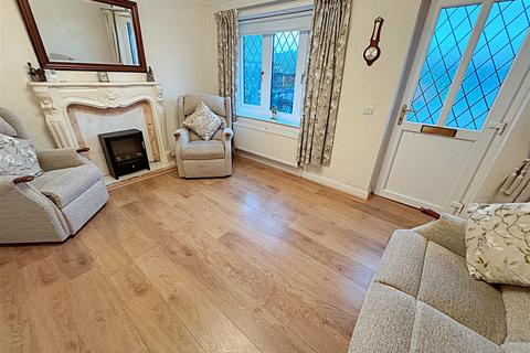 2 bedroom bungalow for sale, Kings Mews, Cleethorpes, N.E. Lincs, DN35 0PG