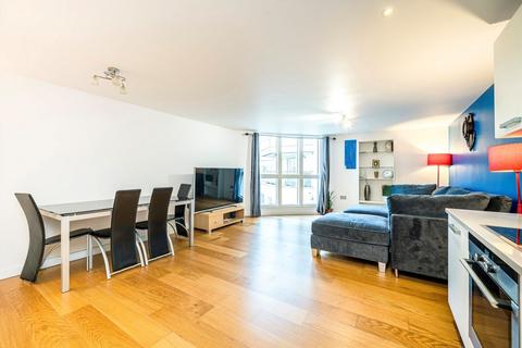 2 bedroom flat for sale, Water Gardens Square, London SE16