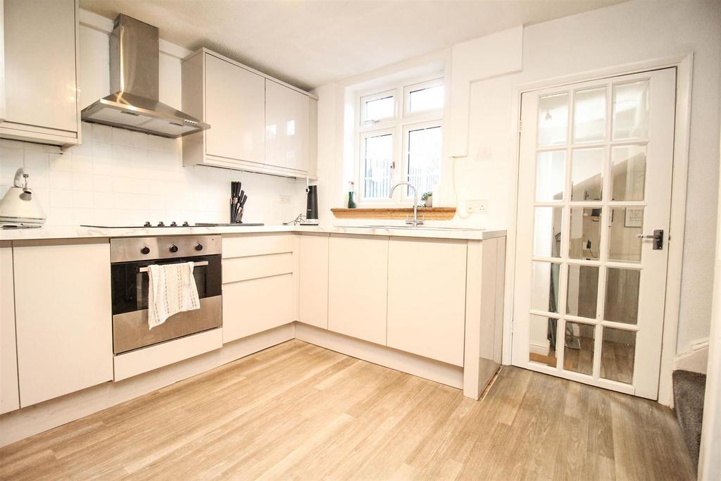 Kitchen area :