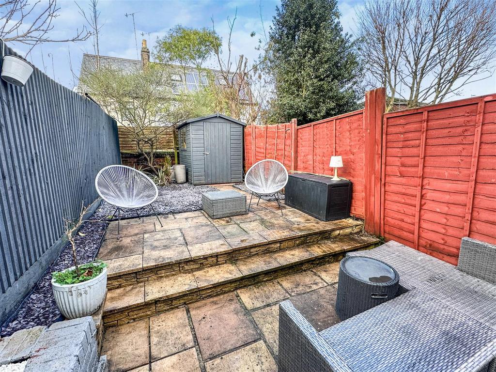 Rear garden :
